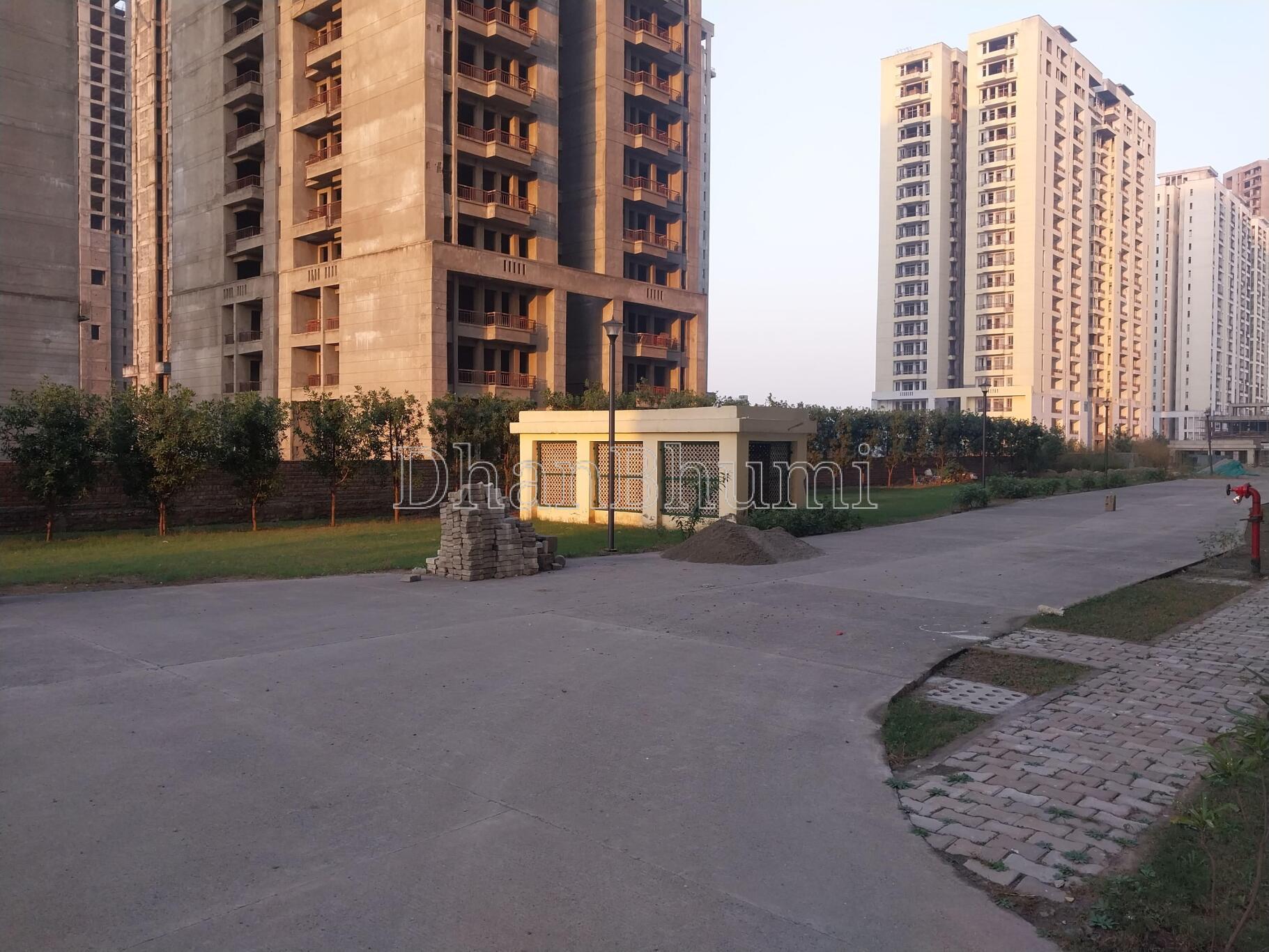Jaypee Kensington Boulevard