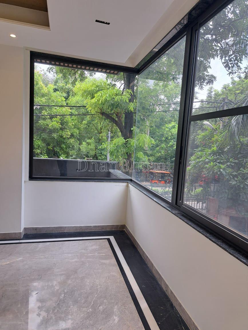 property_images/1757135749_68bbc3850c411.jpeg