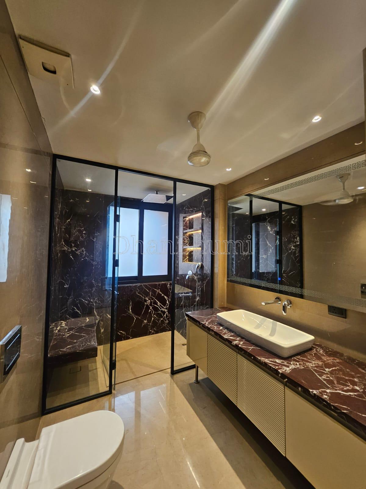 property_images/1762435917_690ca34dcd2b2.jpeg