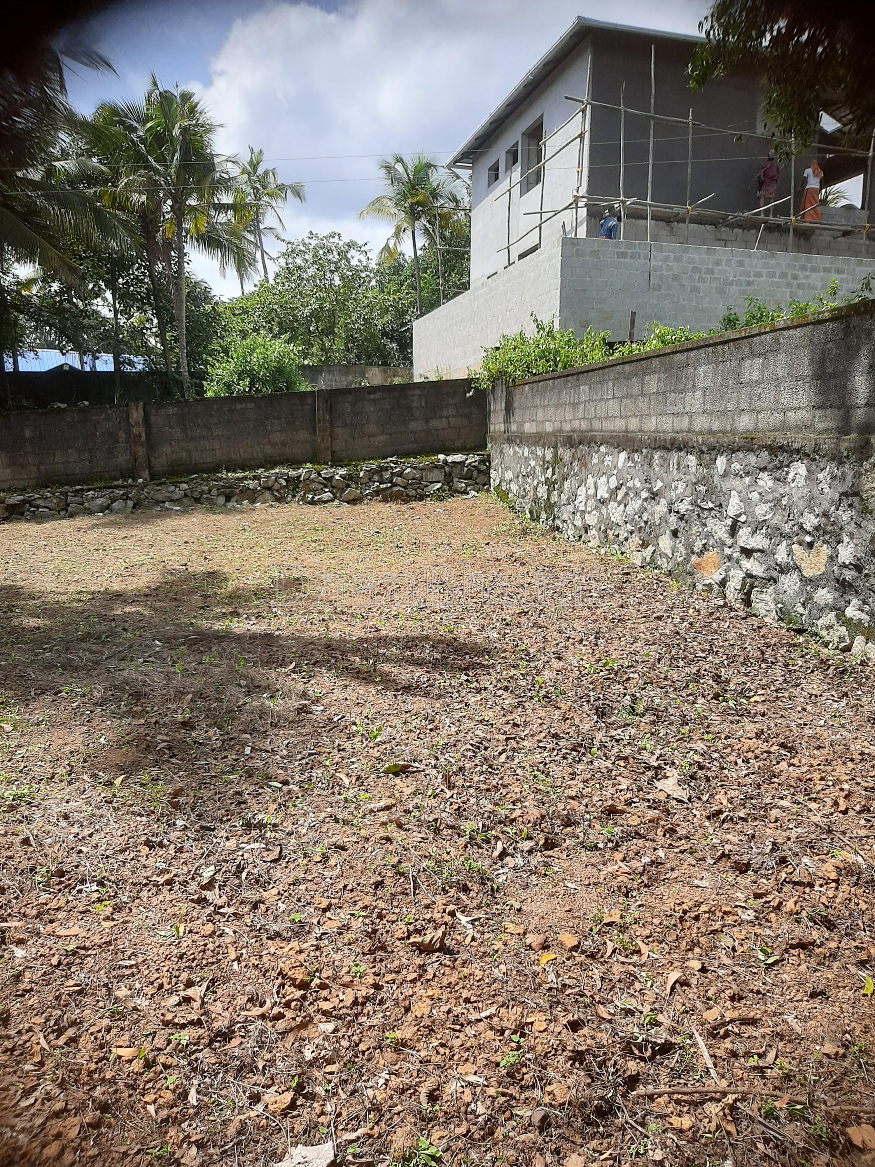property_images/1764394559_692a863f6d613.jpg