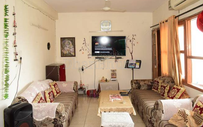 property_images/2_bhk_flatapartment_in_delhi_1781161657_6a2a5eb95cba5.png