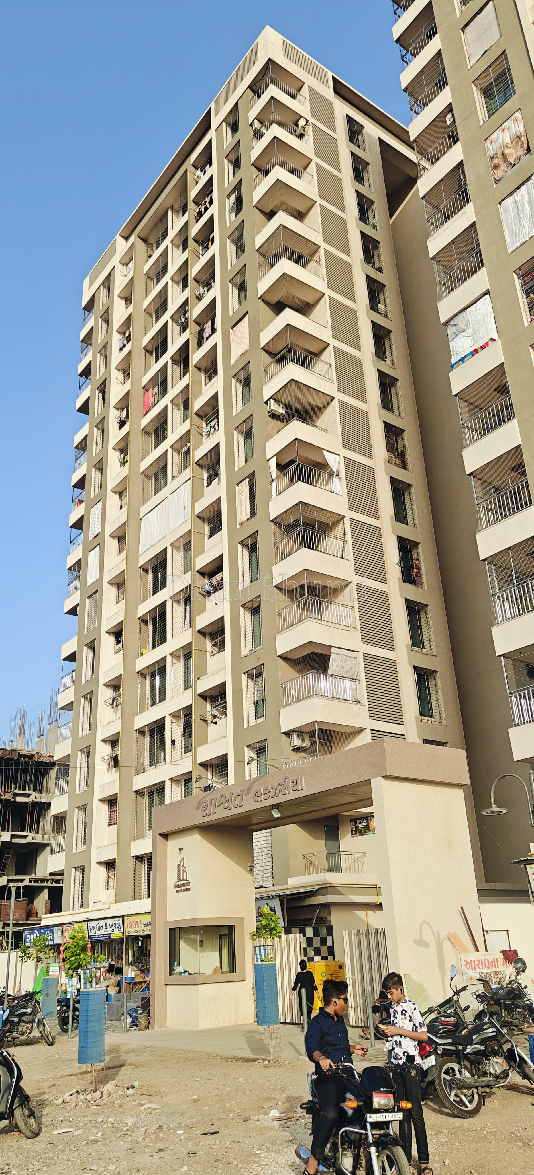 property_images/2_bhk_flatapartment_in_surat_1782292802_6a3ba142f0365.jpeg