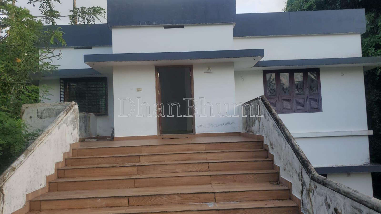property_images/2_bhk_independent_housevilla_in_alappuzha_1784282516_6a59fd9473ac1.jpeg