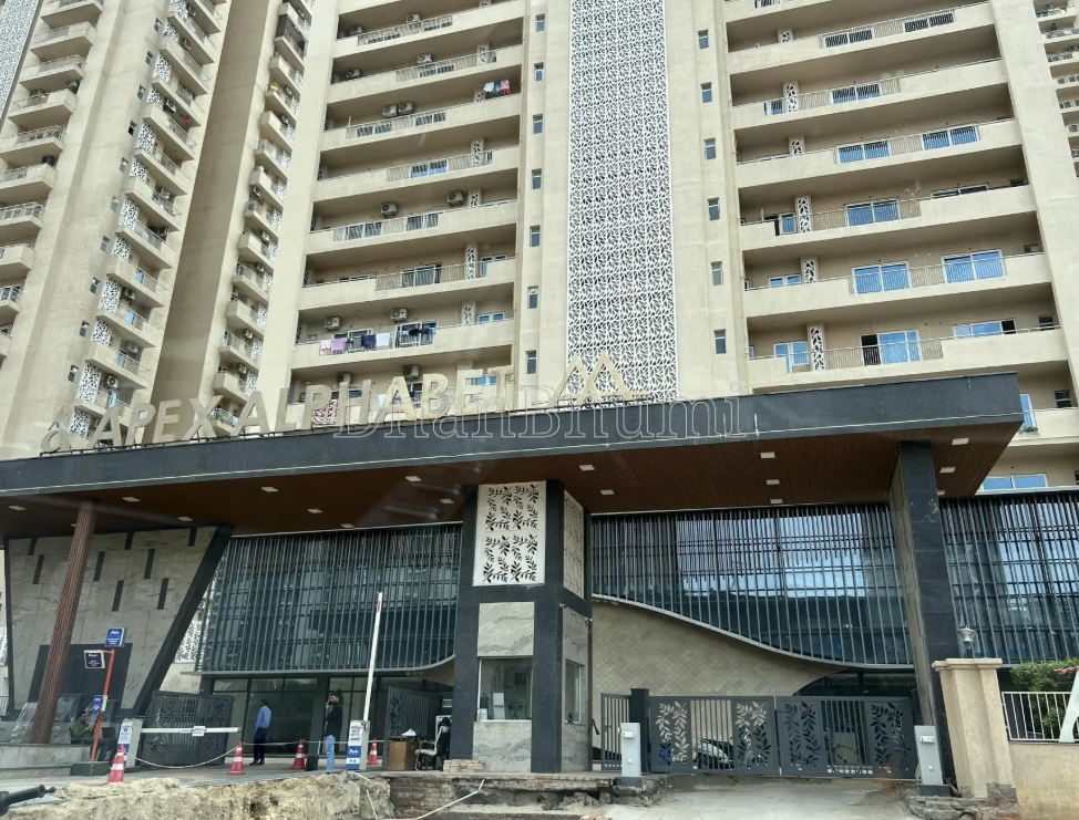 property_images/4_bhk_flatapartment_in_greater_noida_1786345267_6a7977337a01f.png