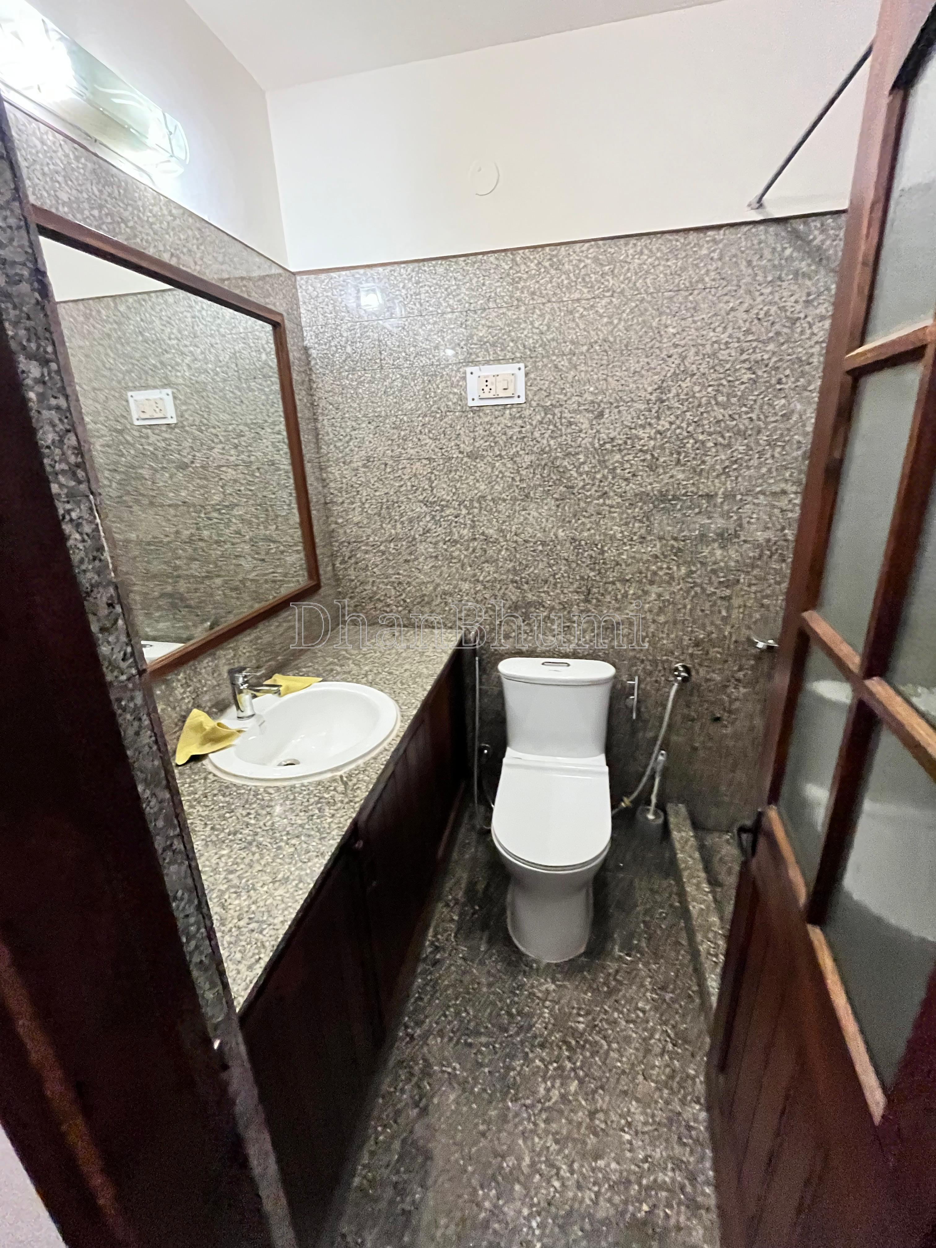 property_images/4_bhk_independent_builder_floor_in_gurgaon_1788336080_6a97d7d0040f4.jpeg