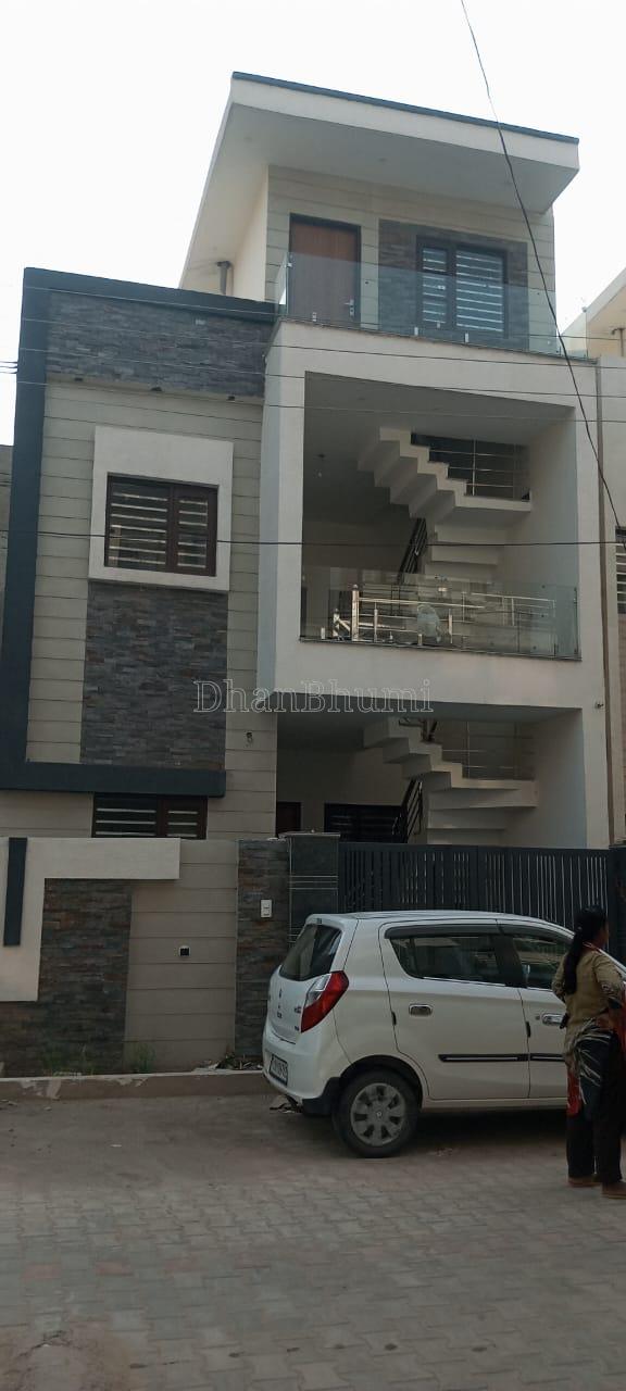 property_images/4_bhk_independent_housevilla_in_kharar_1788772413_6a9e803d5ff21.jpeg