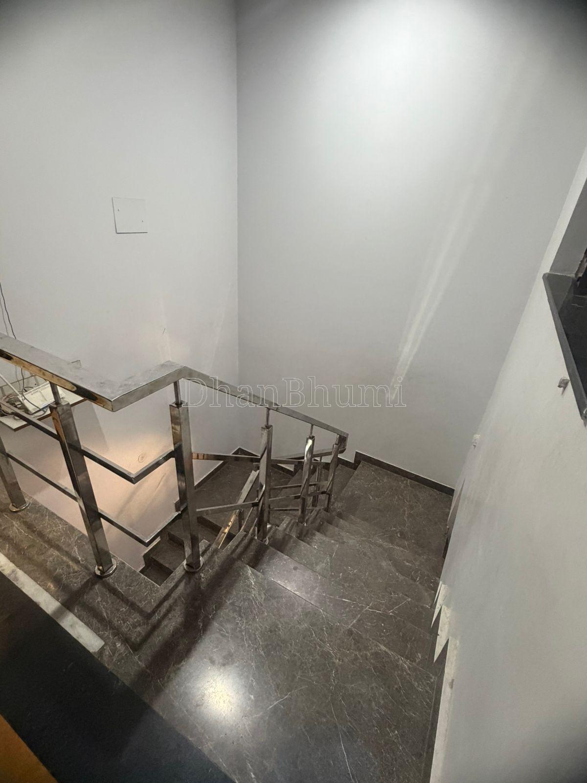 property_images/5_bhk_independent_builder_floor_in_gurugram_1780728043_6a23c0eb859ff.jpeg