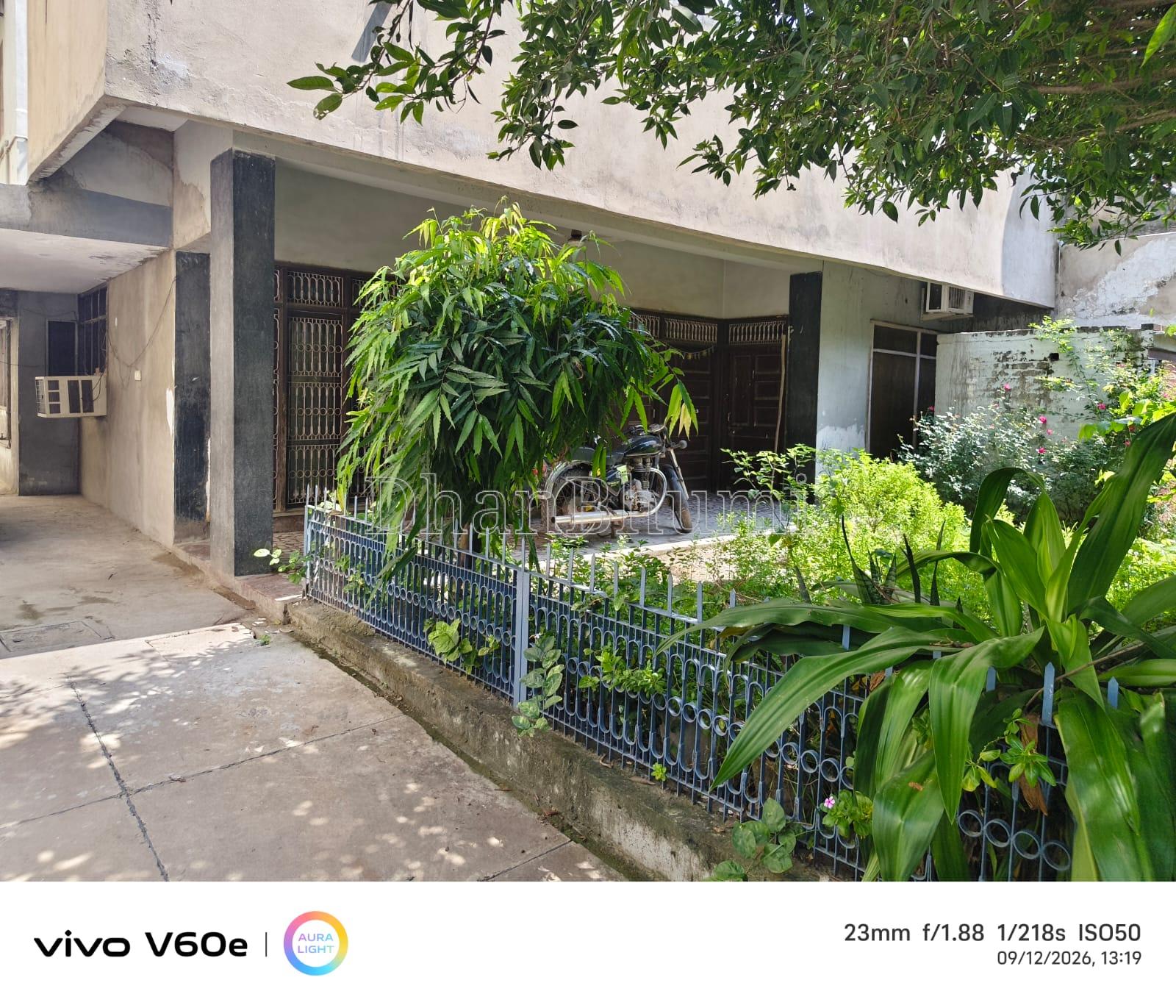 property_images/6_bhk_independent_housevilla_in_agra_1789210437_6aa52f4532a7c.jpeg