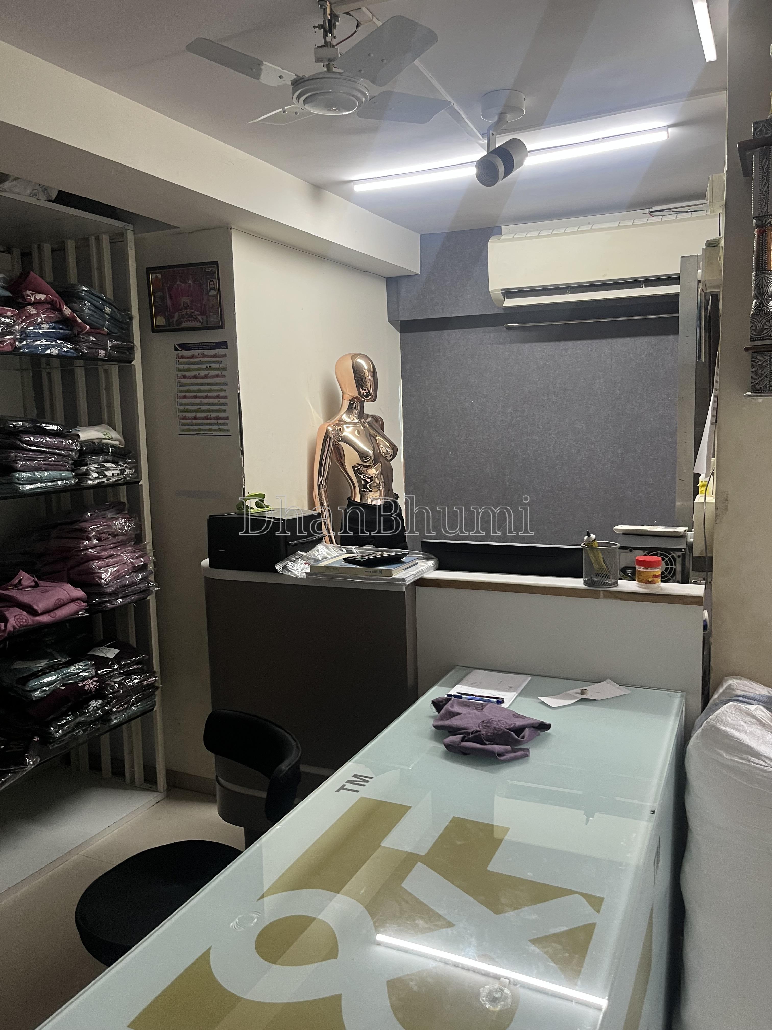 property_images/commercial_buildingsco_in_mumbai_1787823926_6a90073679a15.jpg