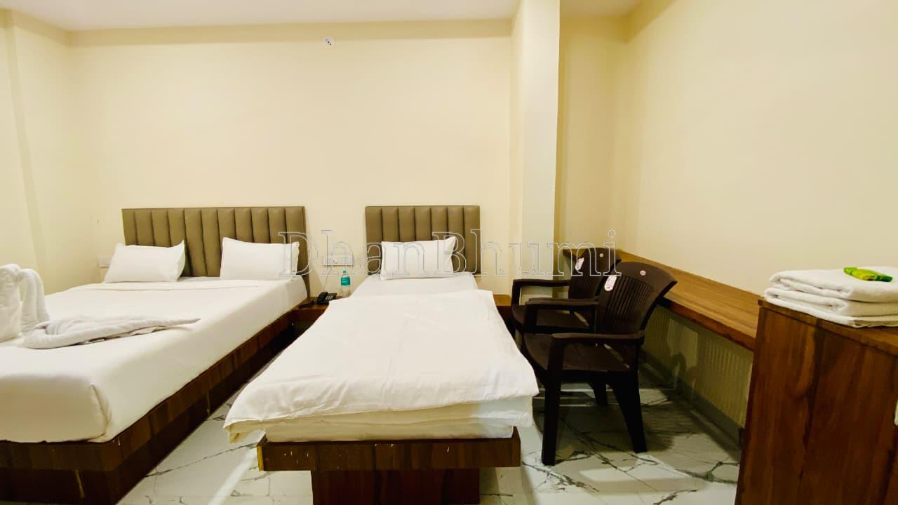 property_images/hotelresort_in_ujjain_1788608992_6a9c01e0ef723.jpeg