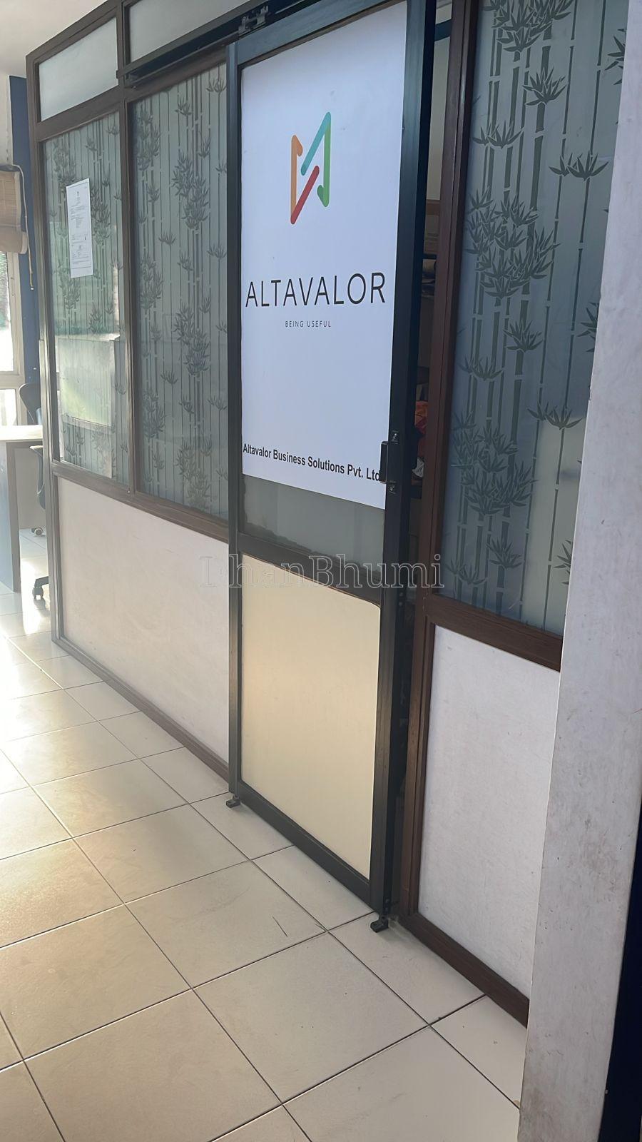 property_images/office_in_ahmedabad_1785476062_6a6c33de6e065.jpeg
