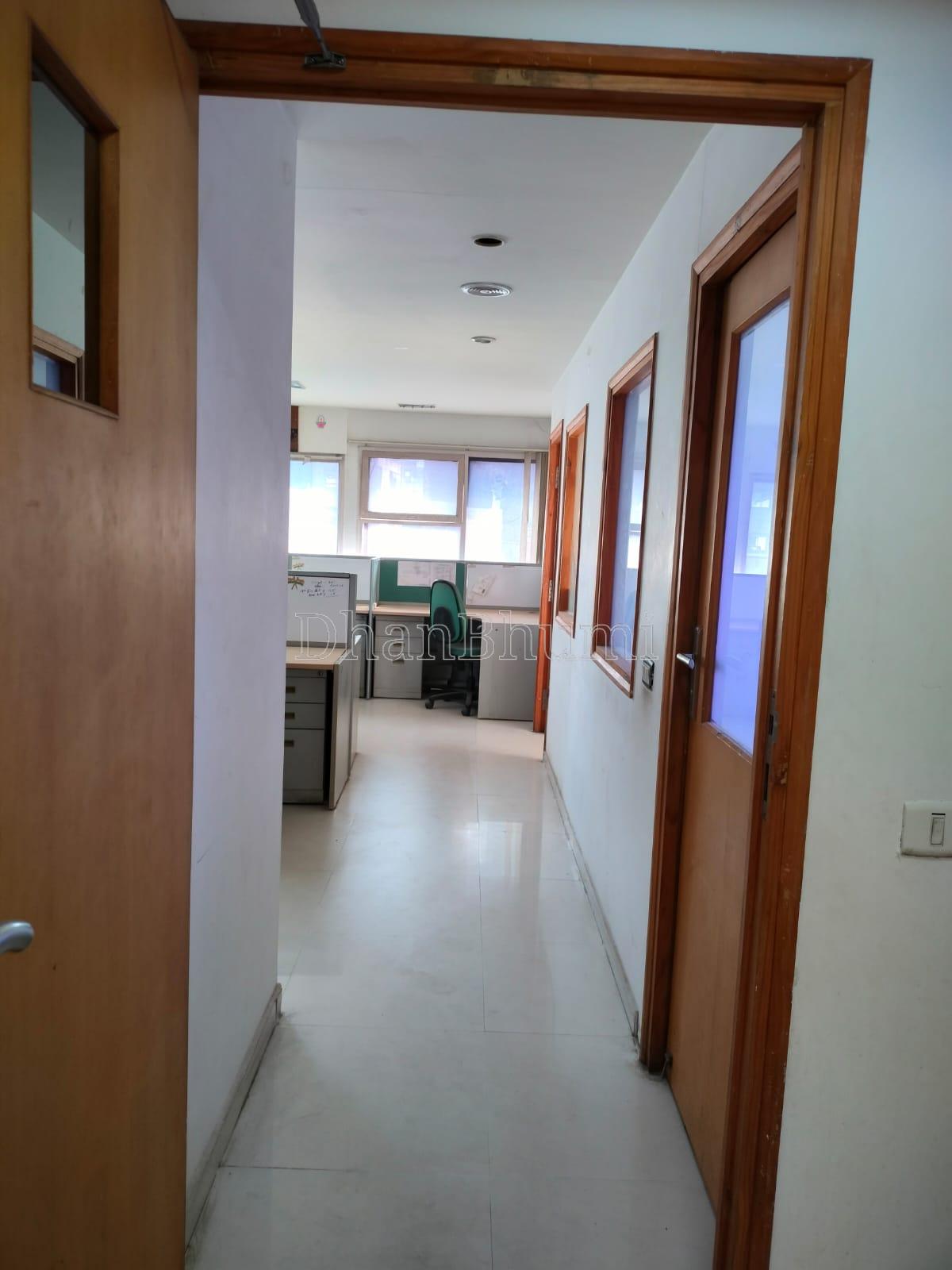 property_images/office_in_vadodara_1786355527_6a799f47040ab.jpeg