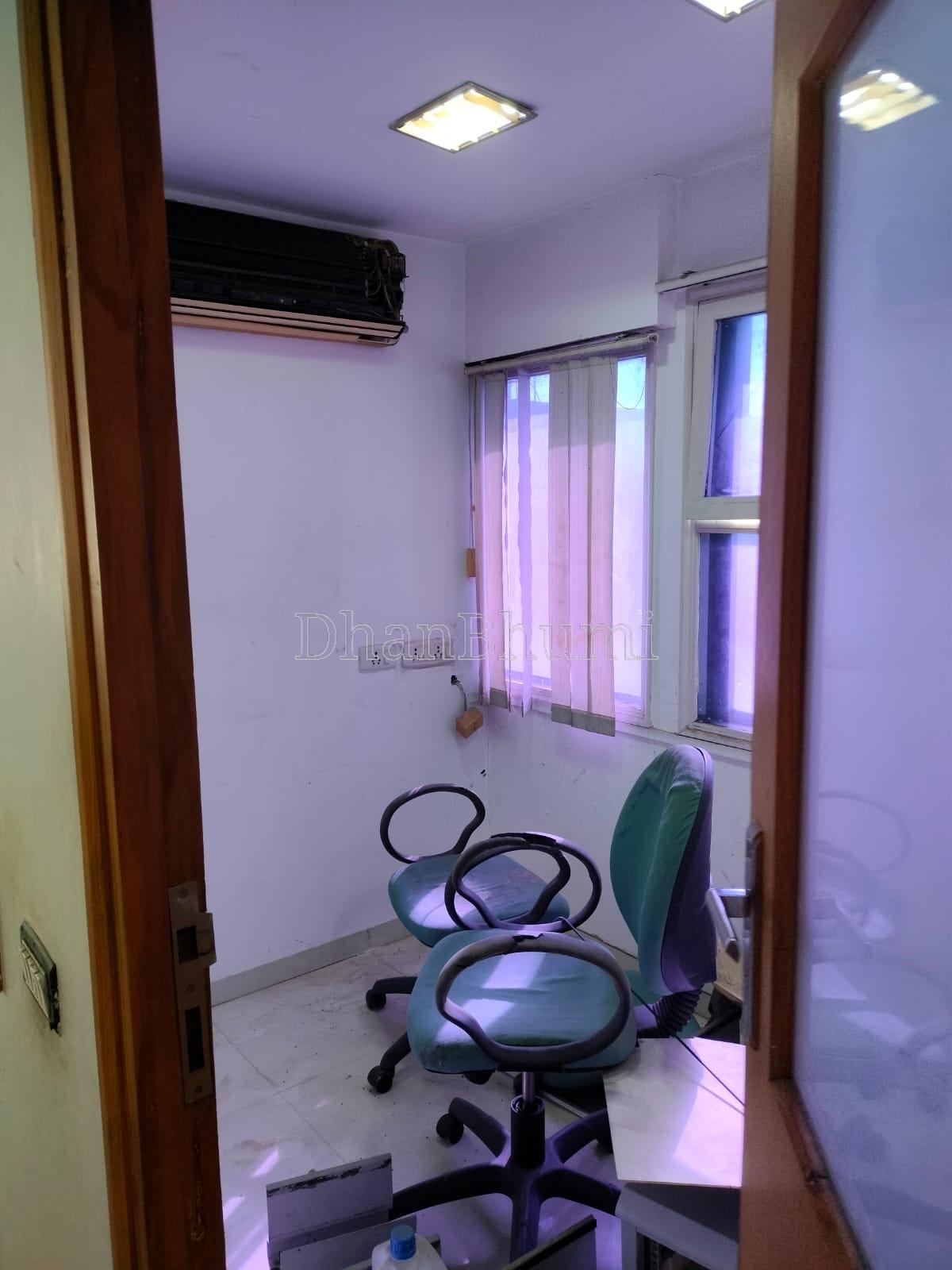 property_images/office_in_vadodara_1786355527_6a799f472932c.jpeg