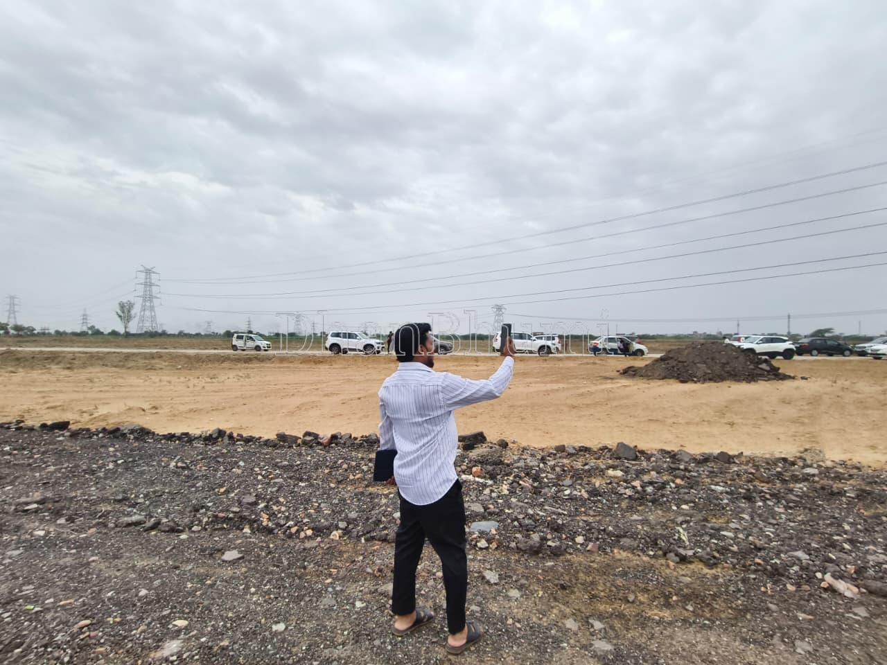 property_images/plot_in_lucknow_1782545787_6a3f7d7bdaa6b.jpeg
