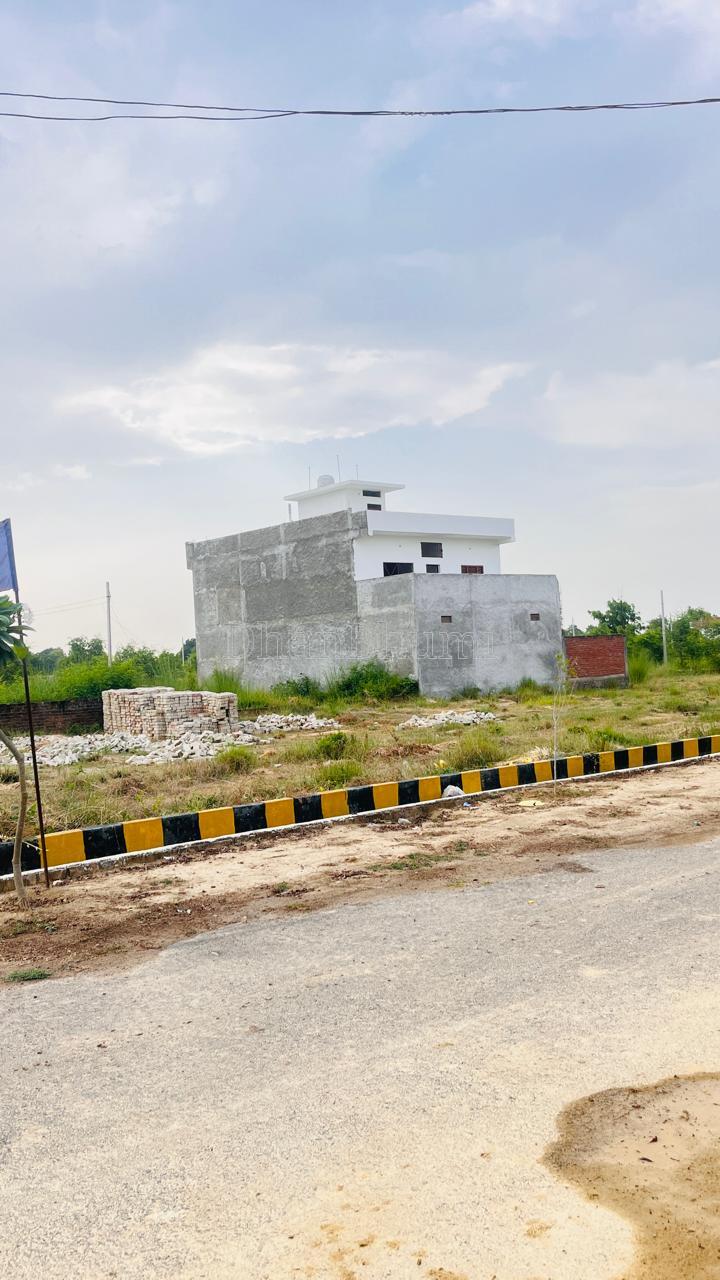 property_images/plot_in_lucknow_1785145099_6a67270b13aea.jpeg