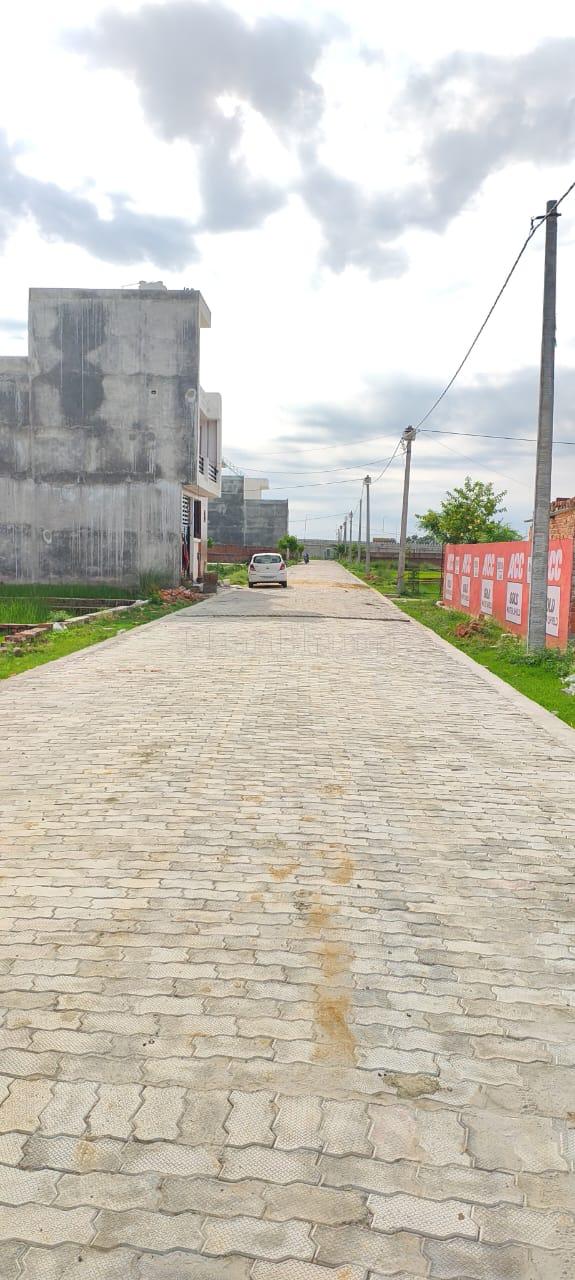 property_images/plot_in_lucknow_1785259839_6a68e73f837b5.jpg