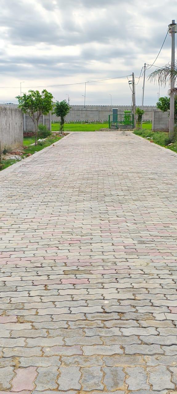 property_images/plot_in_lucknow_1785259839_6a68e73f8a4d4.jpg