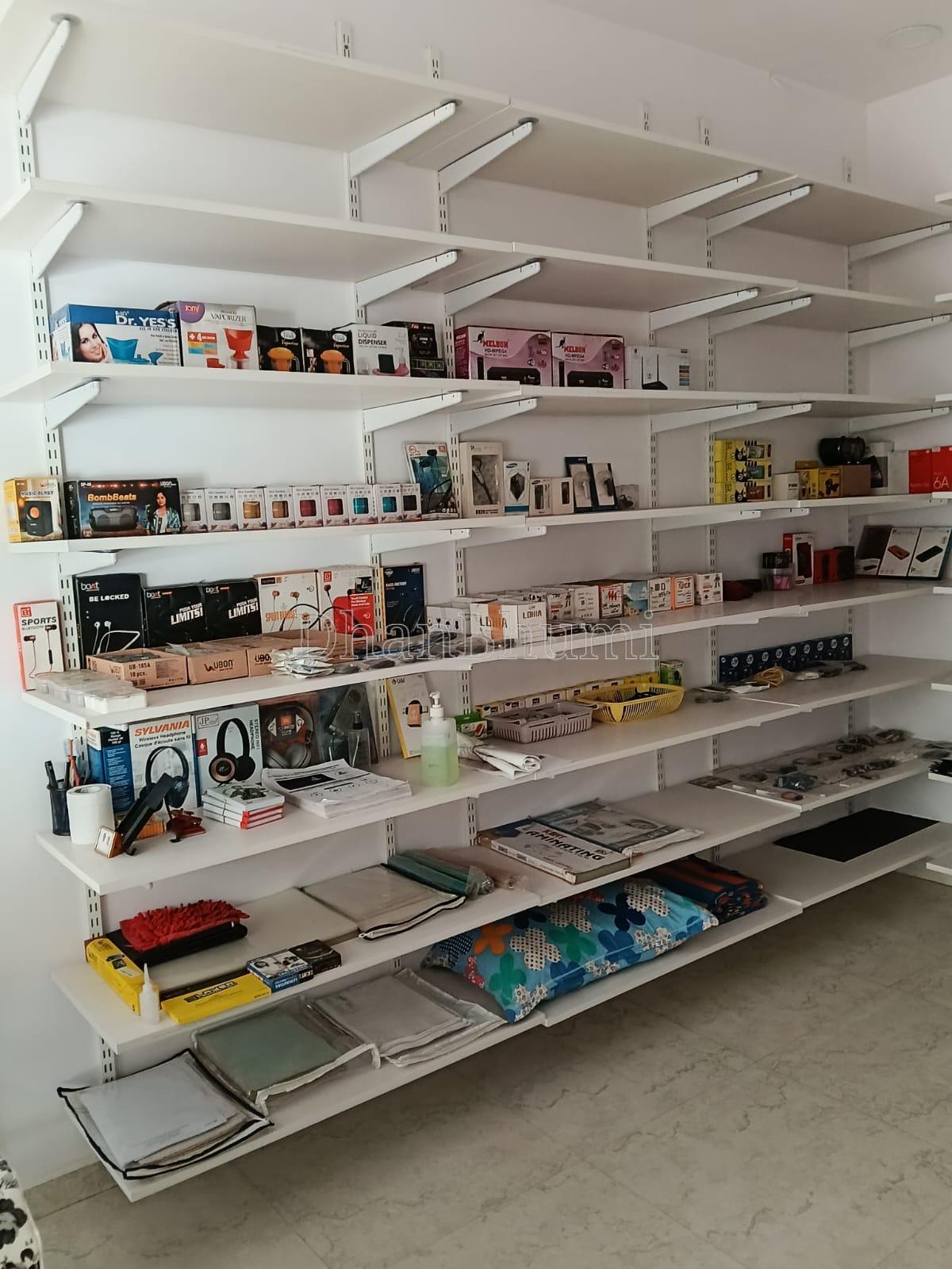 property_images/shopshowroom_in_ahmedabad_1780645759_6a227f7fdc259.jpeg