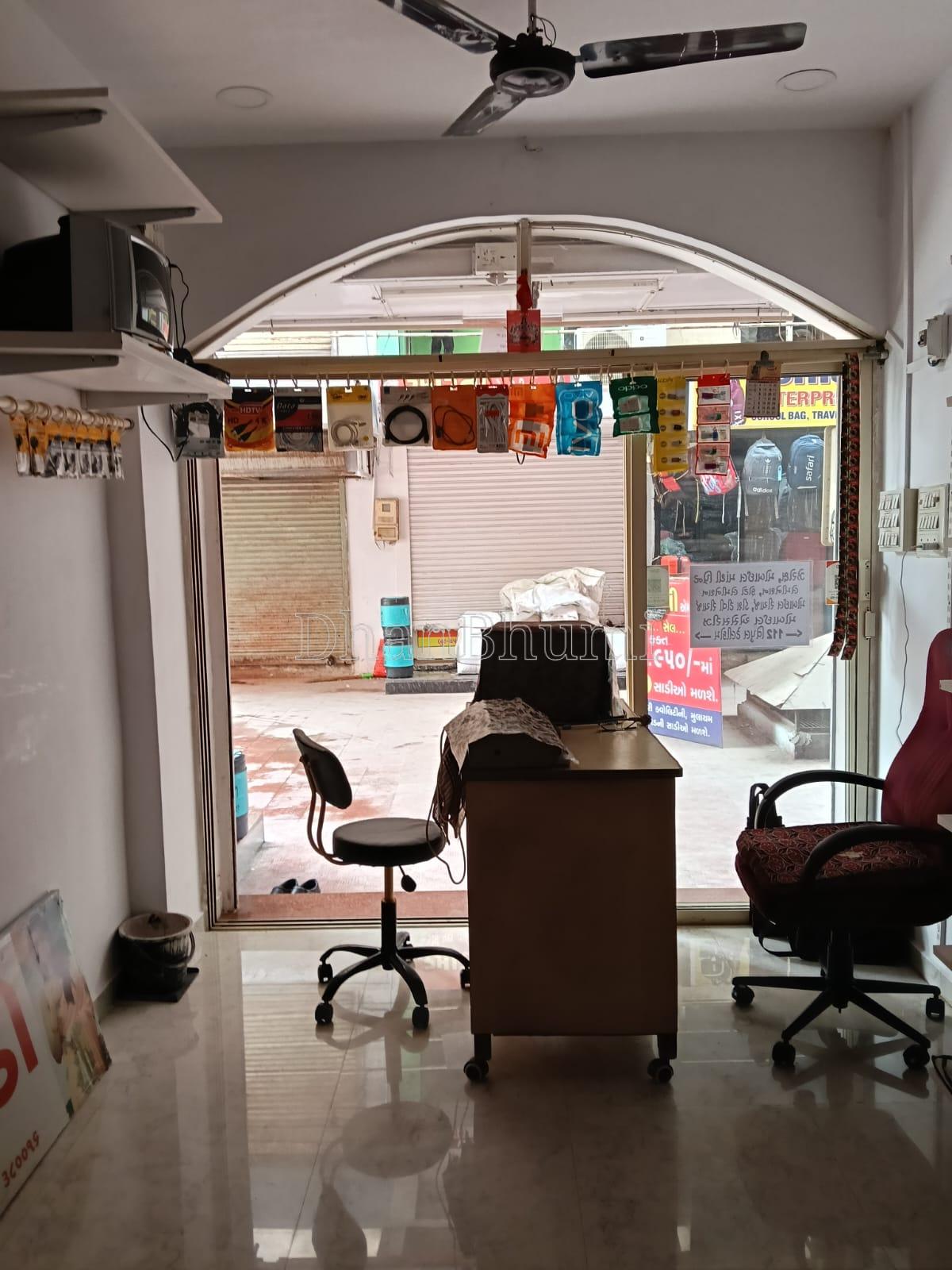 property_images/shopshowroom_in_ahmedabad_1780645759_6a227f7ff0e46.jpeg