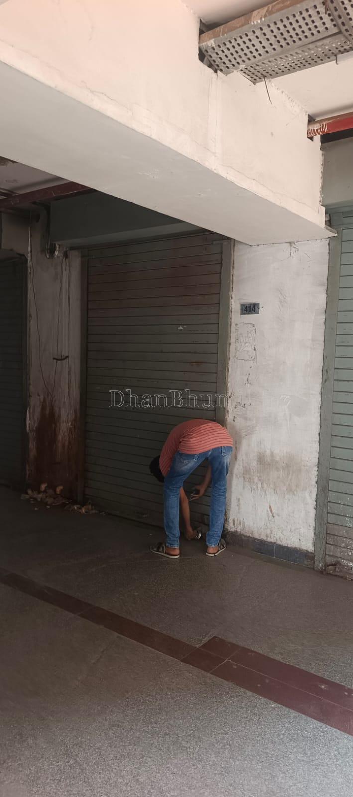 property_images/shopshowroom_in_ahmedabad_1782216583_6a3a77878e154.jpeg