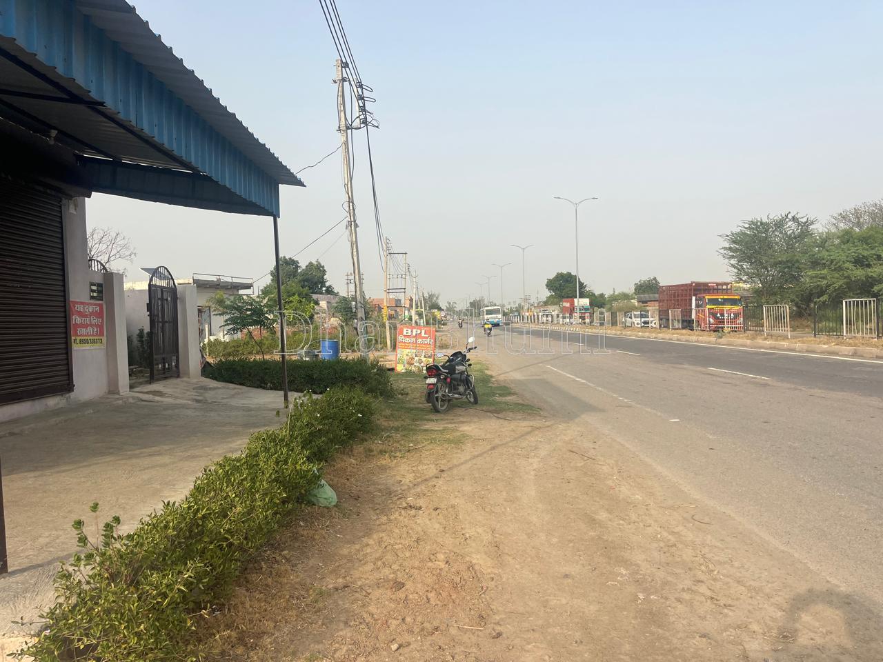 property_images/shopshowroom_in_bhiwani_1782200136_6a3a3748ab521.jpeg
