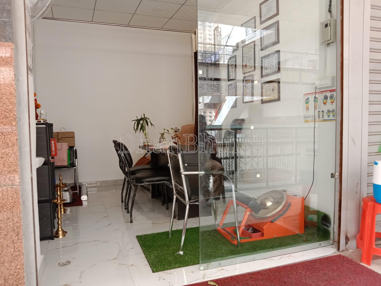 property_images/shopshowroom_in_greater_noida_1782381962_6a3cfd8aec83b.jpeg