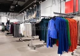 property_images/shopshowroom_in_greater_noida_1782732235_6a4255cb53fa4.jpg