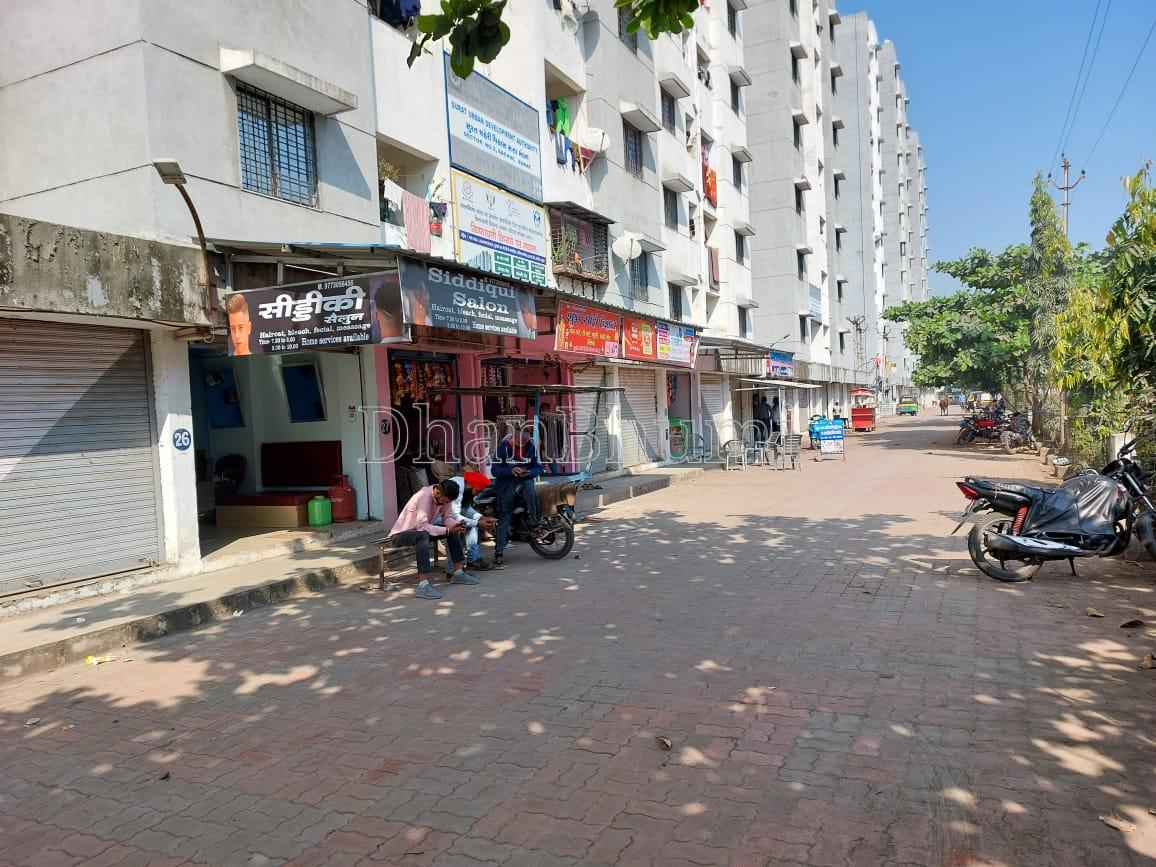 property_images/shopshowroom_in_surat_1784116302_6a57744e68caa.jpeg