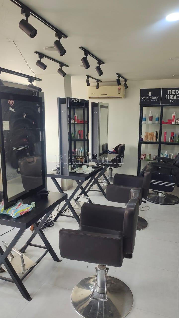 property_images/shopshowroom_in_vadodara_1784184483_6a587ea3bc6fe.jpeg