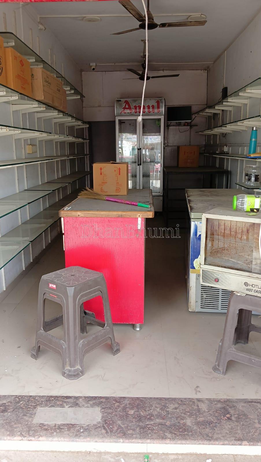 property_images/shopshowroom_in_vadodara_1787056407_6a845117d87a3.jpeg