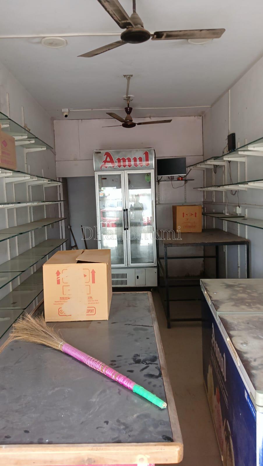property_images/shopshowroom_in_vadodara_1787056407_6a845117e8205.jpeg